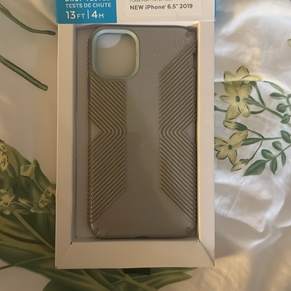 iPhone 11 Pro Max phone case - Picture 2 of 2